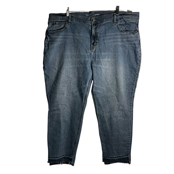 Old Navy Mid Rise Boyfriend Jeans Women’s Size 18 Kacee Wash Raw Hem Stretch - Picture 1 of 8